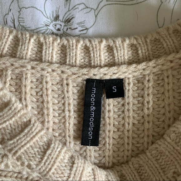 Cropped Ribbed Sweater - Picture 4 of 4